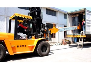 杭州叉車|玻璃行業，叉車串桿屬具卸貨實拍案例